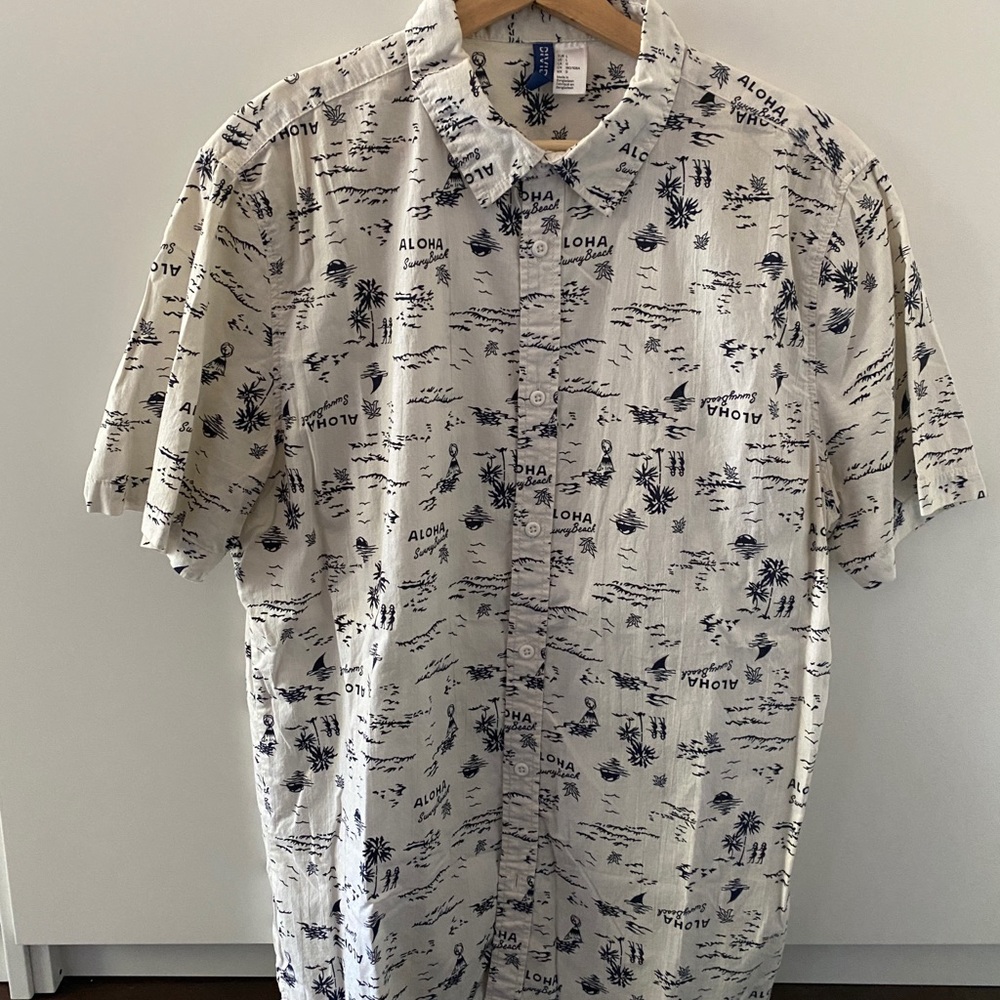 H&M Printed Short Sleeve Button Down Shirt